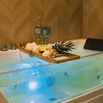 Gorski Lux Jacuzzi & Sauna 아파트