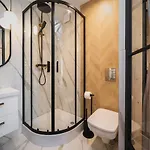 Gorski Lux Jacuzzi & Sauna 아파트