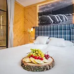 Gorski Lux Jacuzzi & Sauna Apartman Poronin
