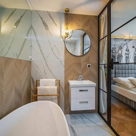 شقة Gorski Lux Jacuzzi & Sauna بورونين