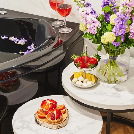 Апартаменты Gorski Lux Jacuzzi & Sauna